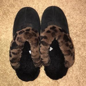 Ugg slippers. SALE NOW WONT LAST LONG.